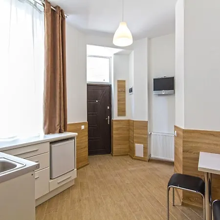 невеликі біля форуму з ремонтом за доступною ціною Lviv